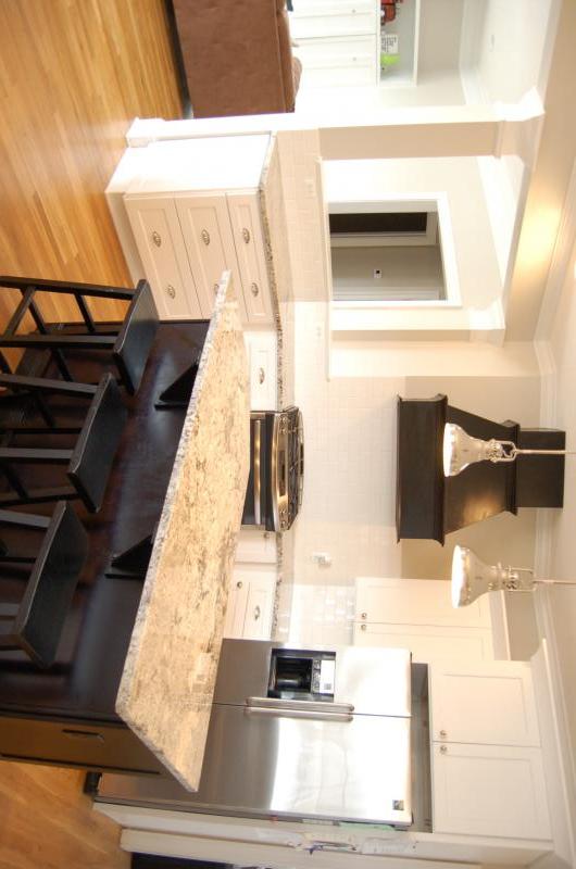 Frosted White Shaker Kitchen Cabinets