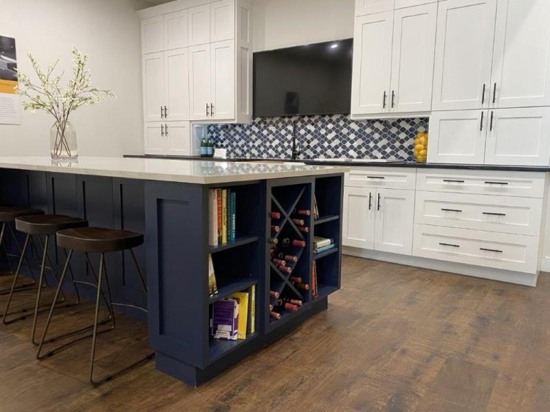 Navy Blue Shaker Frameless Kitchen Cabinets